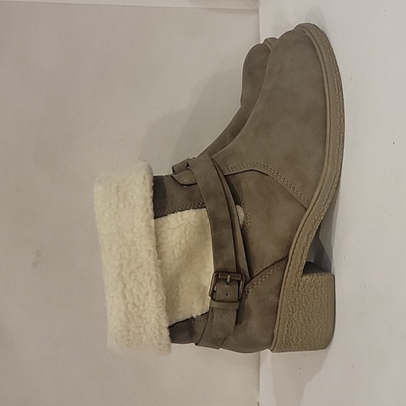 STEVIES MEDIUM BROWN SUEDE SHOE BOOTS‎ (sz 6) - Picture 1 of 8